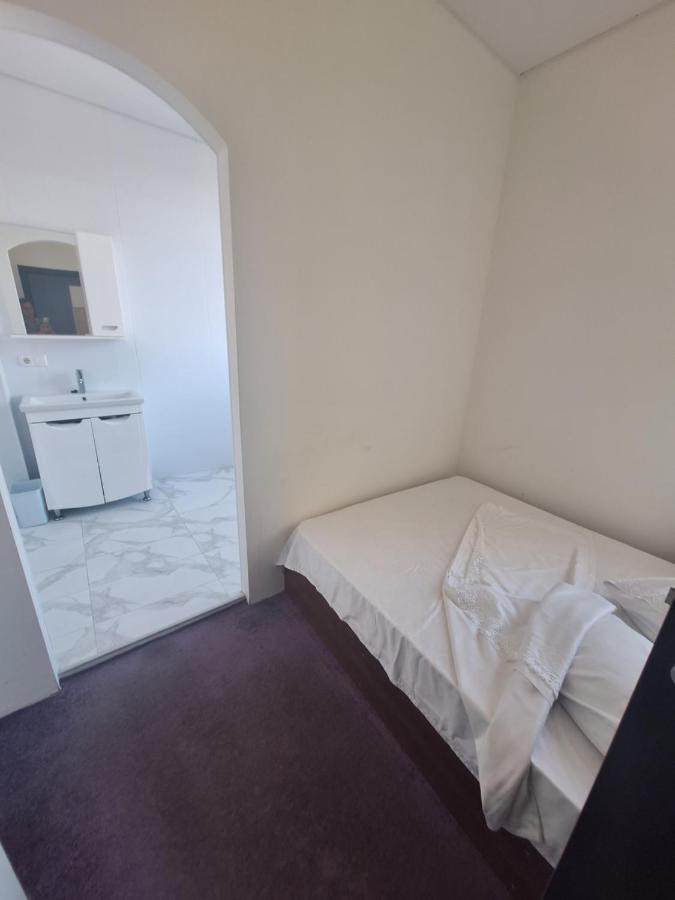 Hotel Барселона Mizikevycha Esterno foto