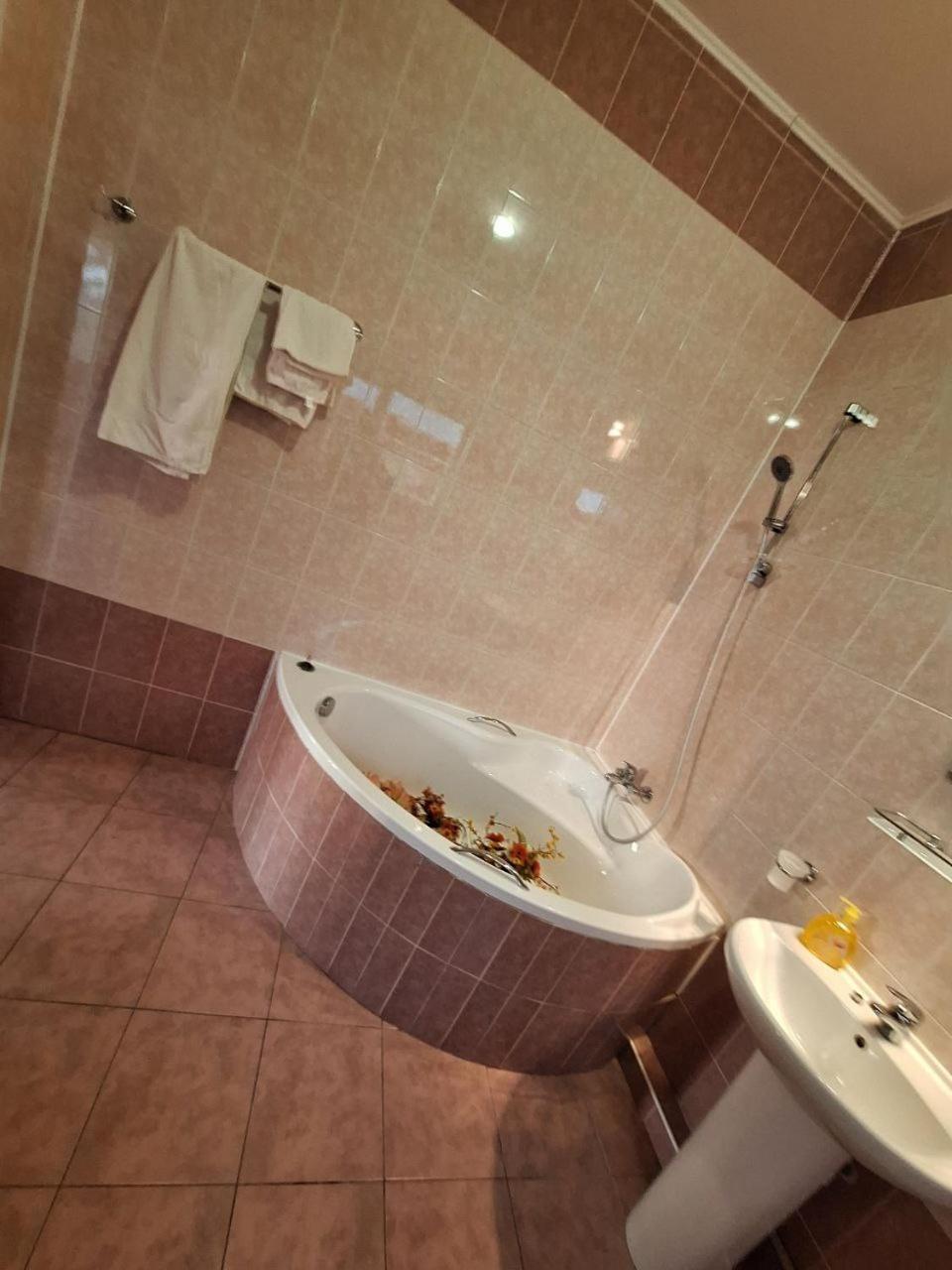 Hotel Барселона Mizikevycha Esterno foto