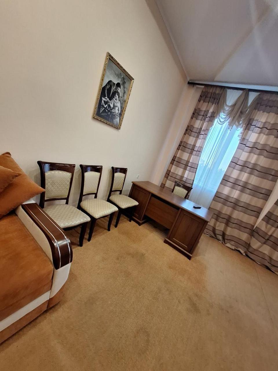 Hotel Барселона Mizikevycha Esterno foto